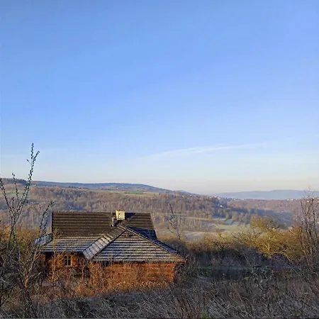 Pod Lasem I Niebem Apartmán *